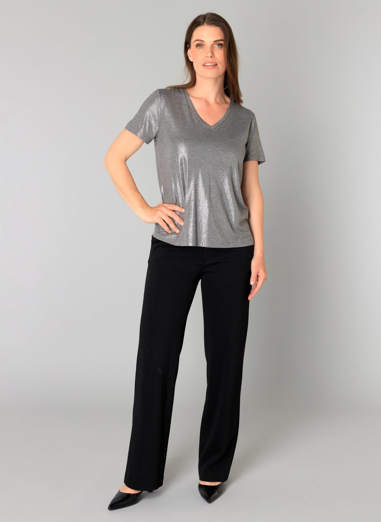 V neck Genelia Essential 2 colours