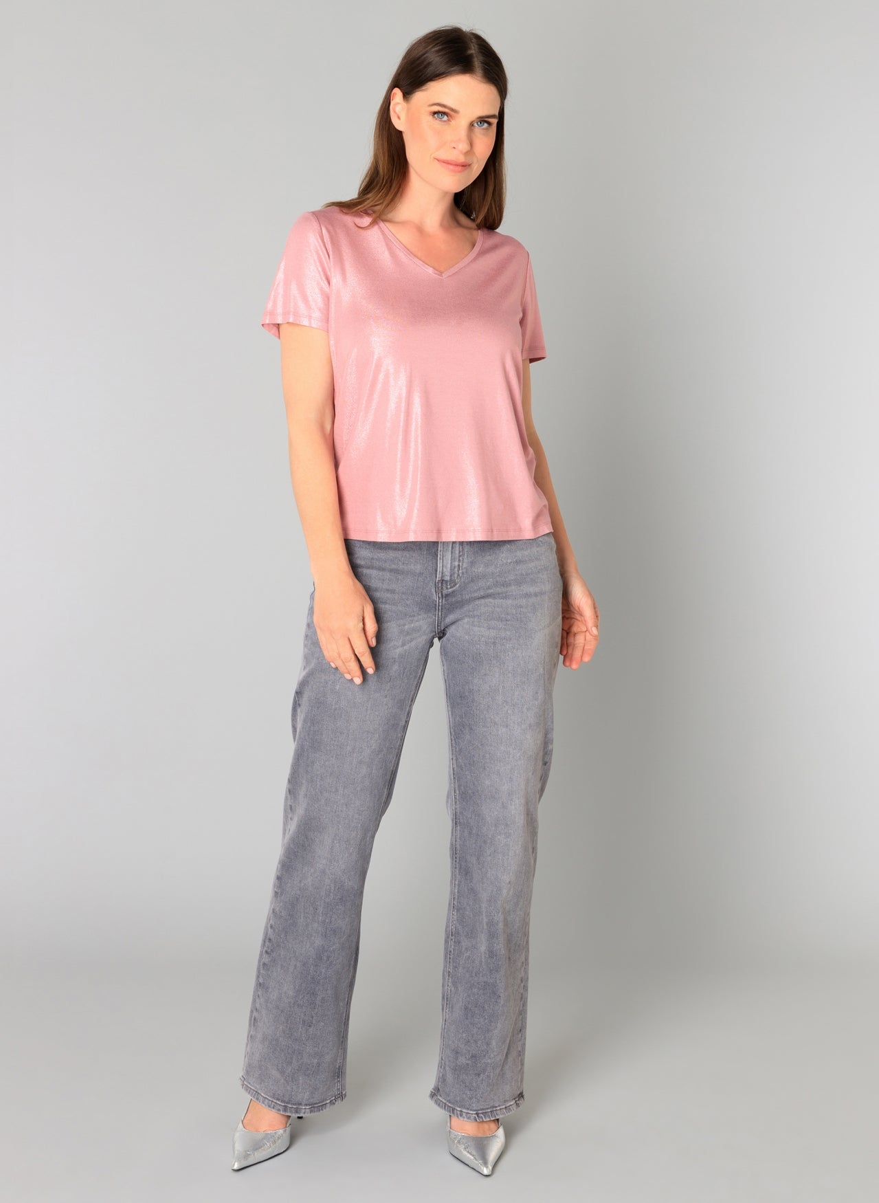 V neck Genelia Essential 2 colours