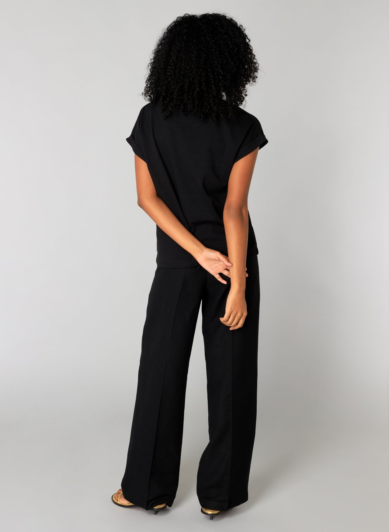 Sarina crew neck tee 2 colours