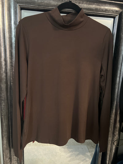 Yenthe Essential Mock Neck - Two Solid Colours