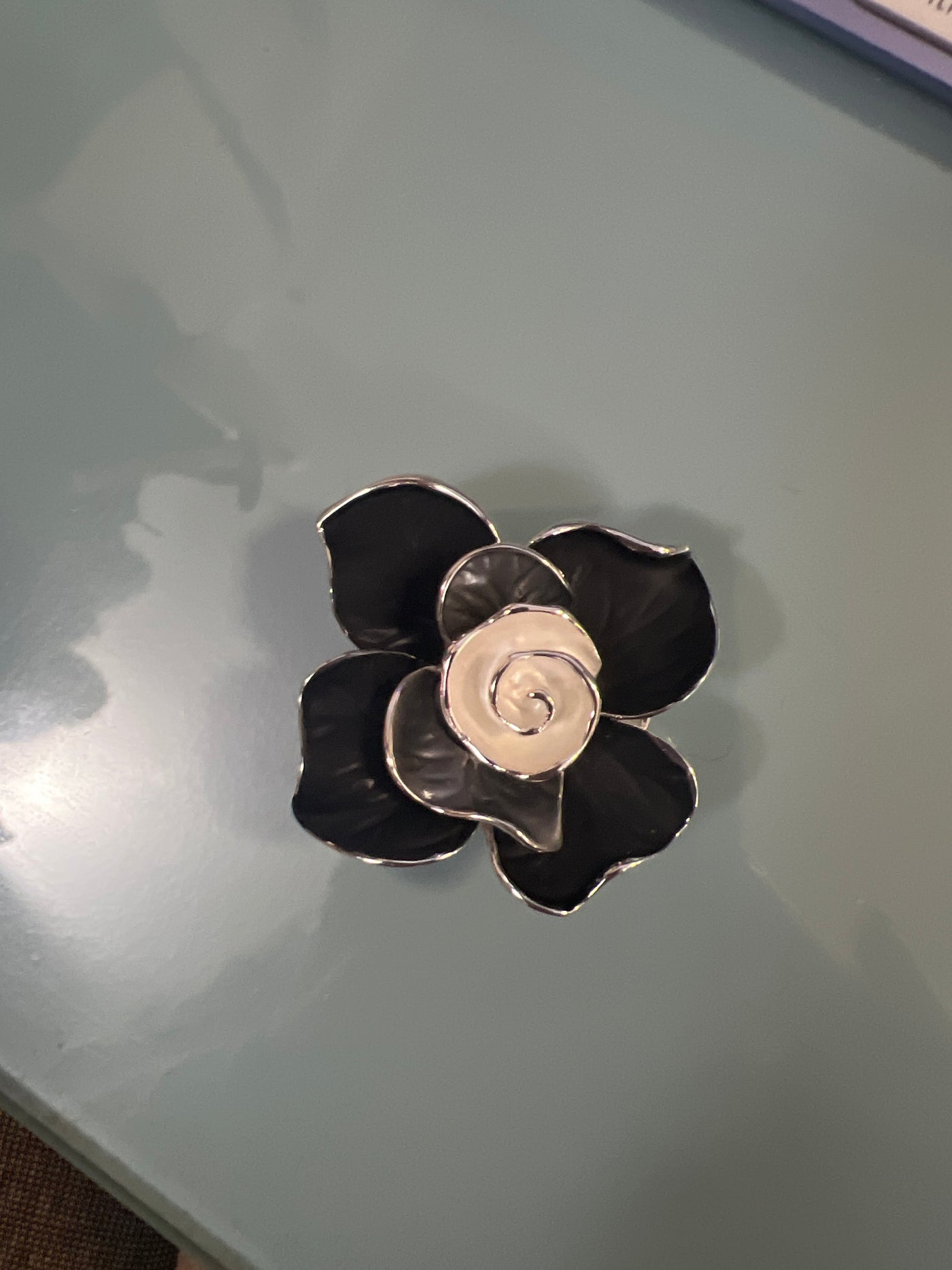 Magnetic Brooches Canadian and more