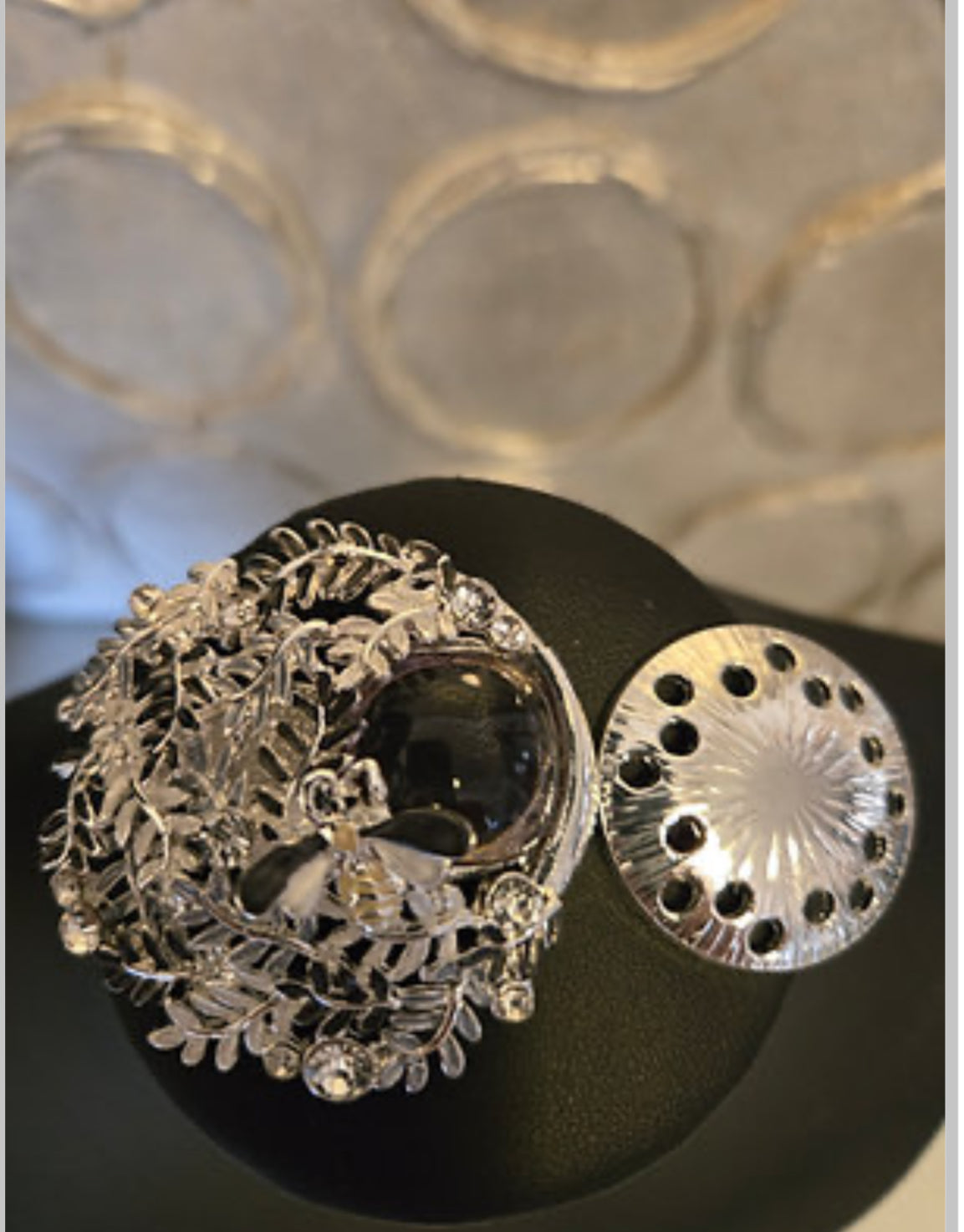 Magnetic Brooches Canadian and more