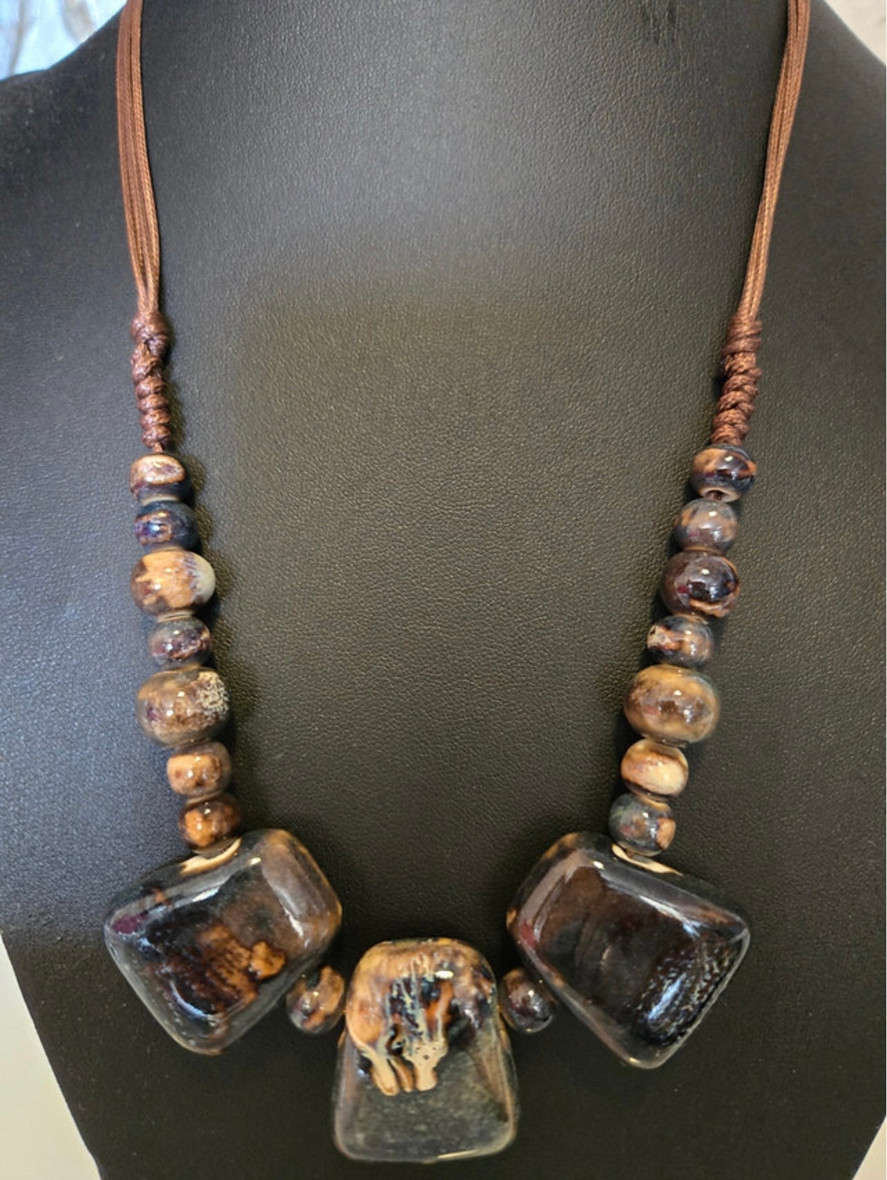 Glazed adjustable necklace with matching earings 2 colours
