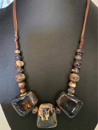 Glazed adjustable necklace with matching earings 2 colours