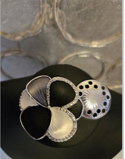 Magnetic Brooches Canadian and more