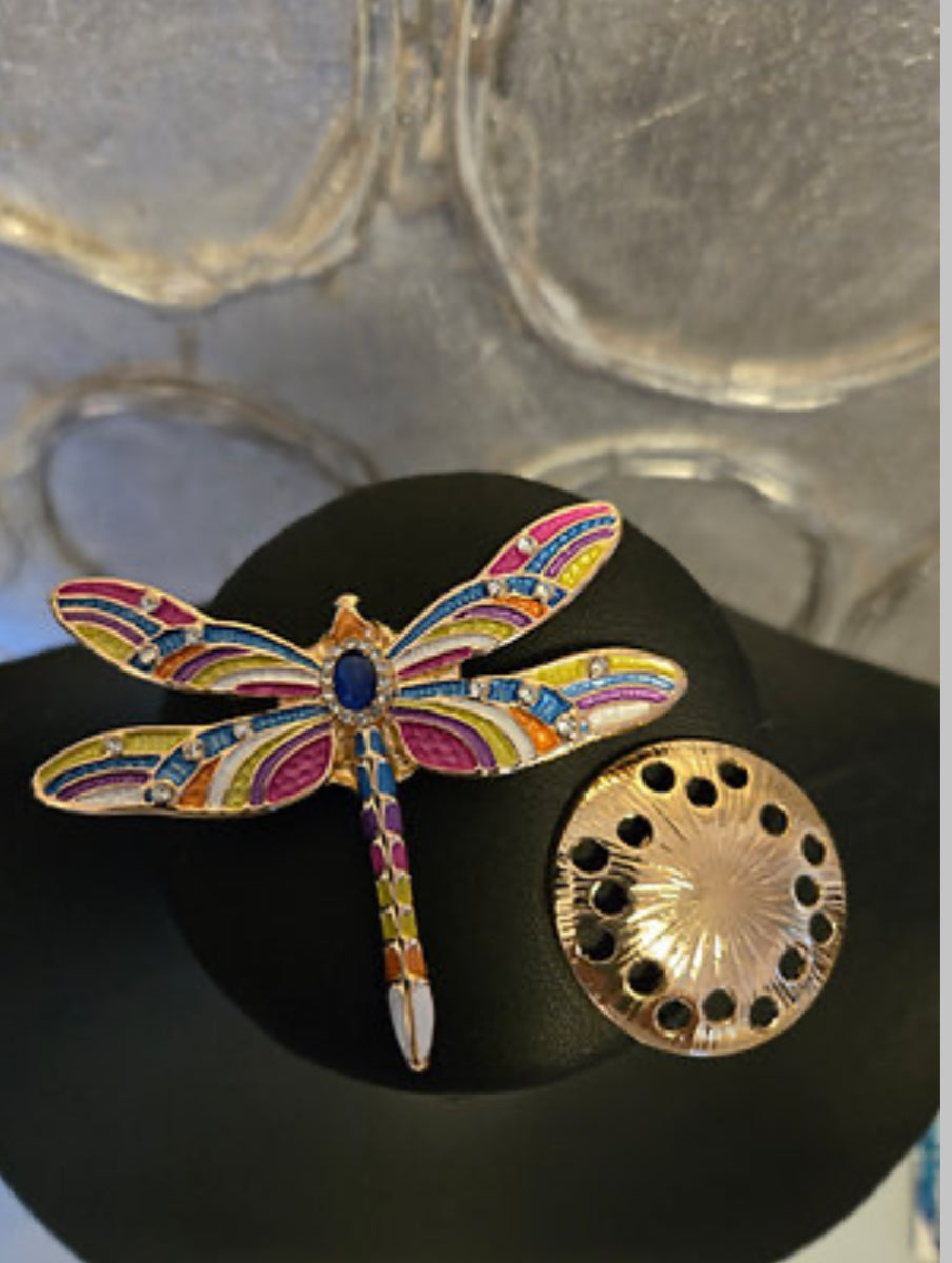 Magnetic Brooches Canadian and more