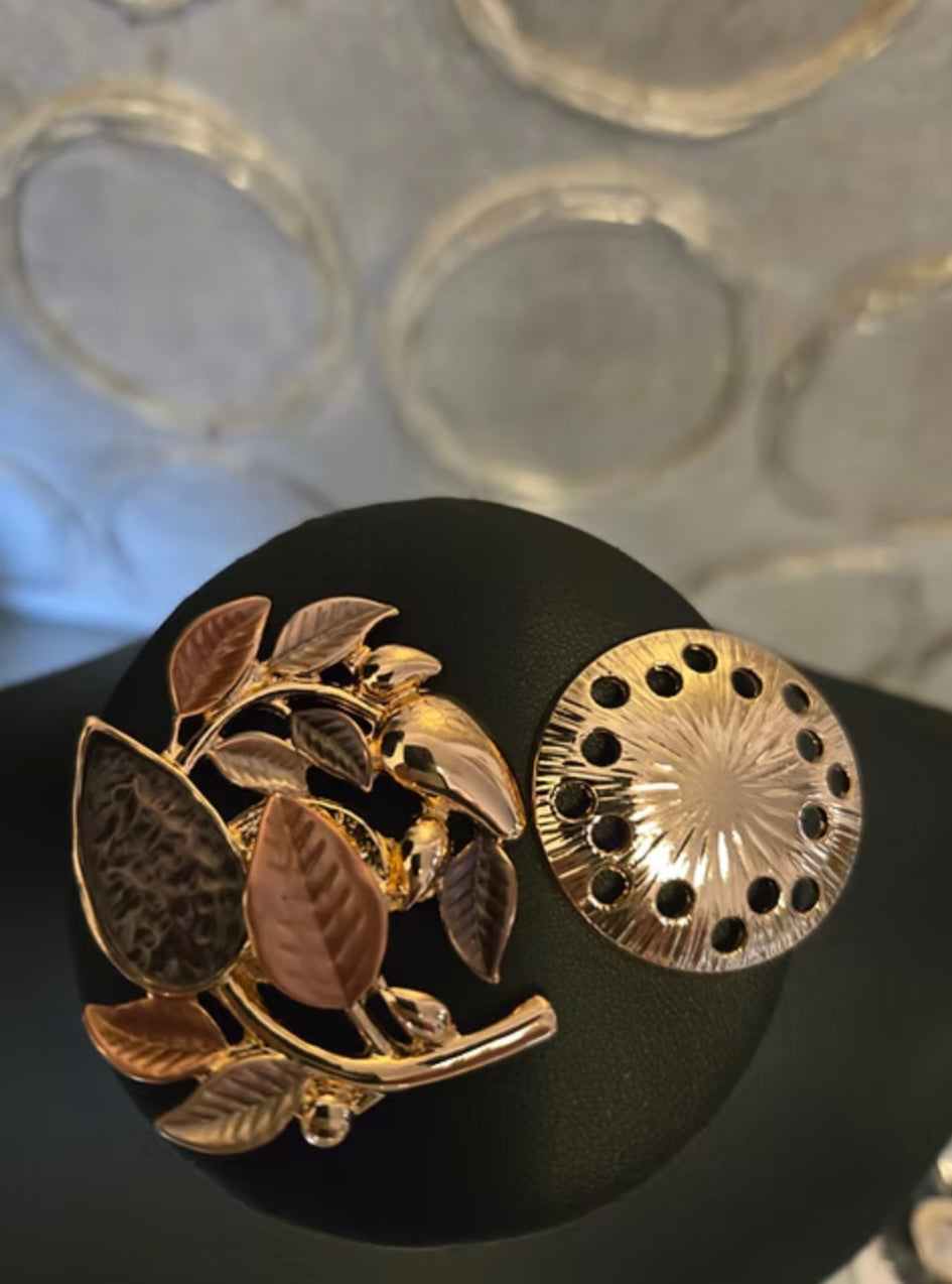 Magnetic Brooches Canadian and more