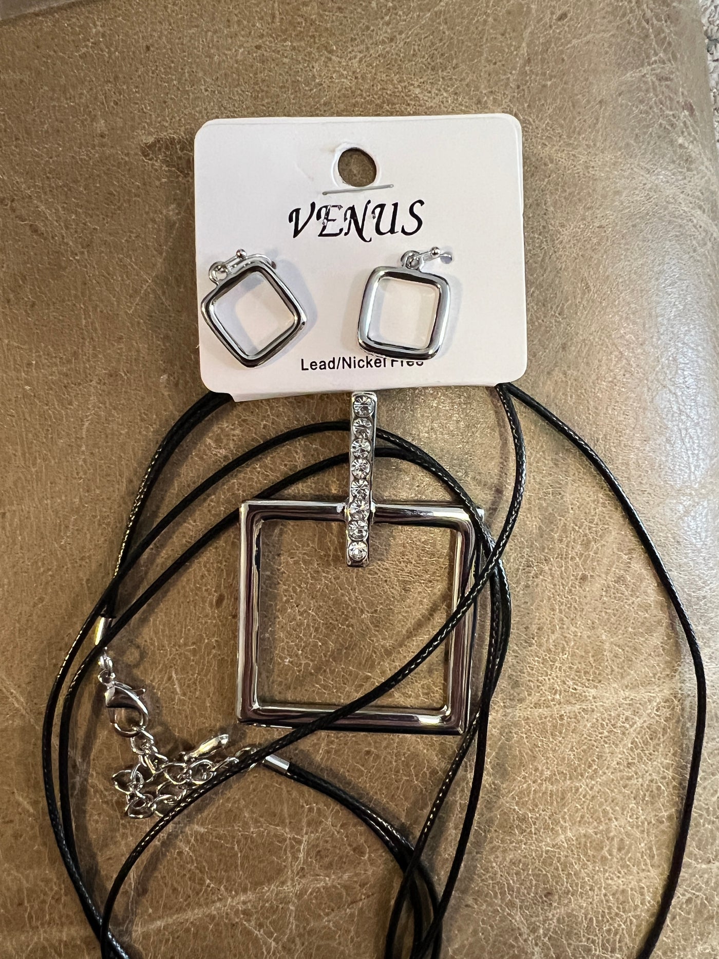 Square with Bling long necklace set