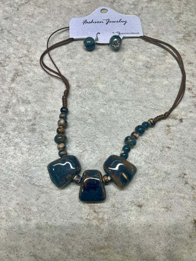 Glazed adjustable necklace with matching earings 2 colours