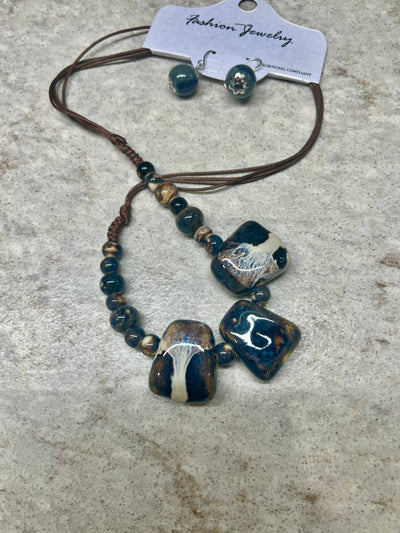 Glazed adjustable necklace with matching earings 2 colours