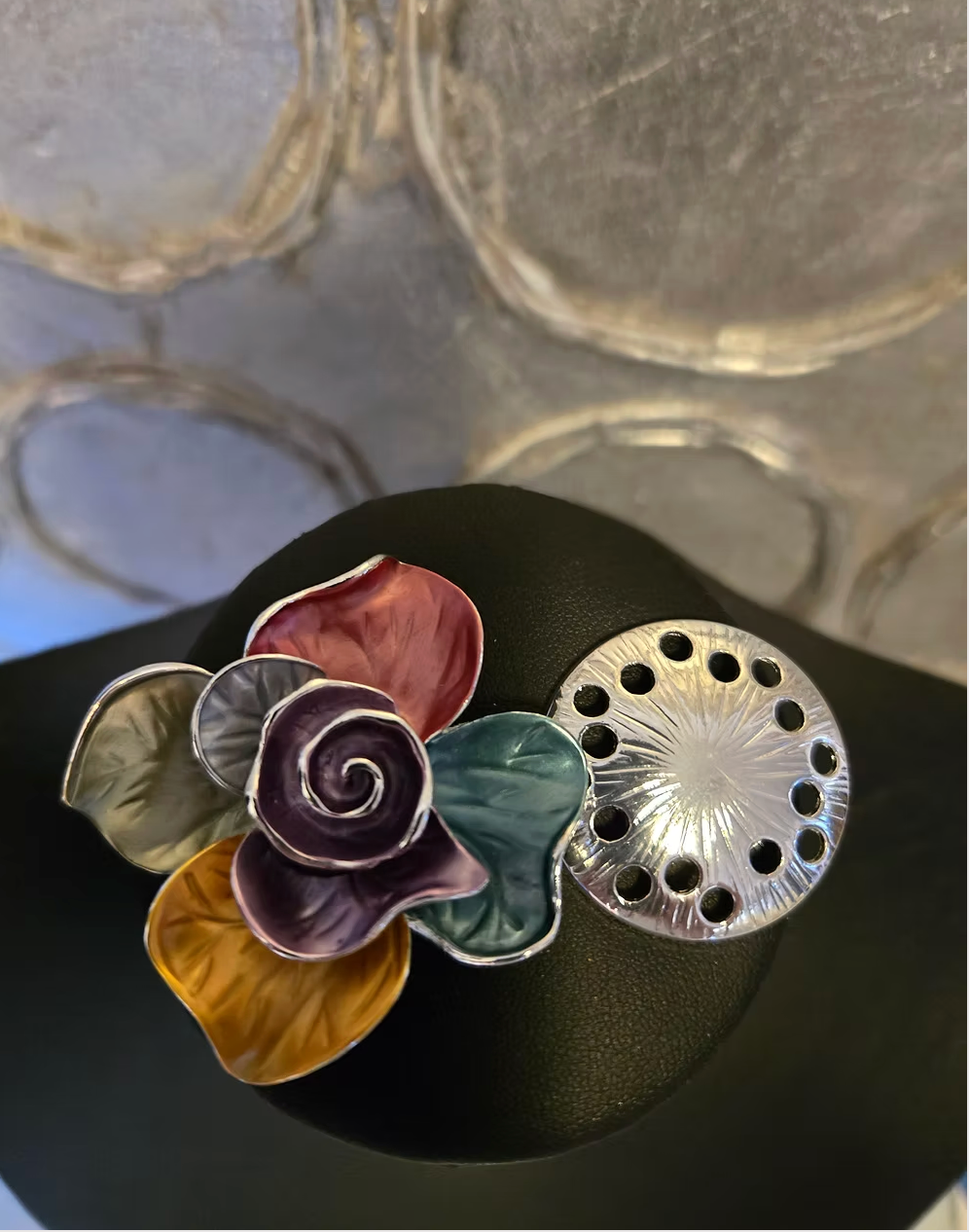 Magnetic Brooches Canadian and more